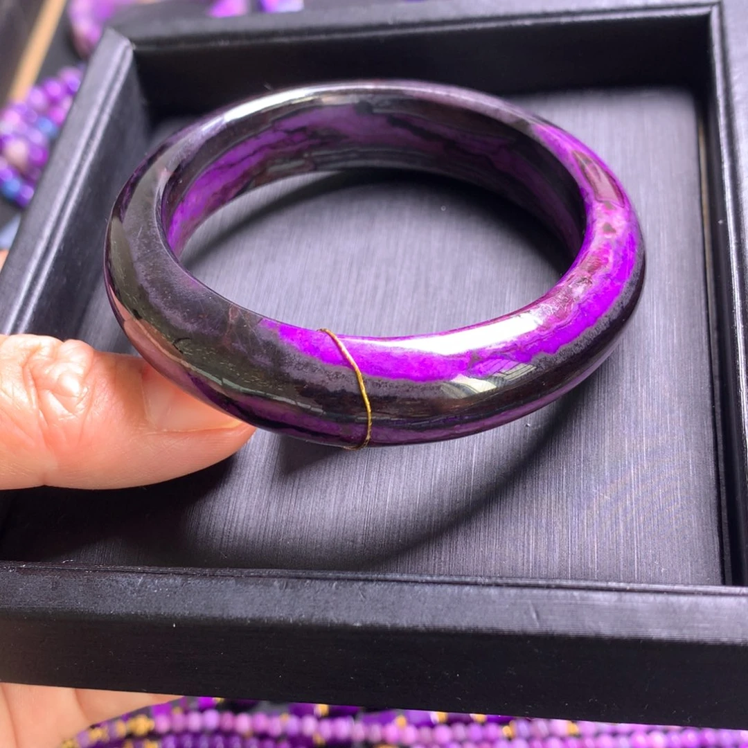 未镶嵌苏纪石（舒俱来）手镯