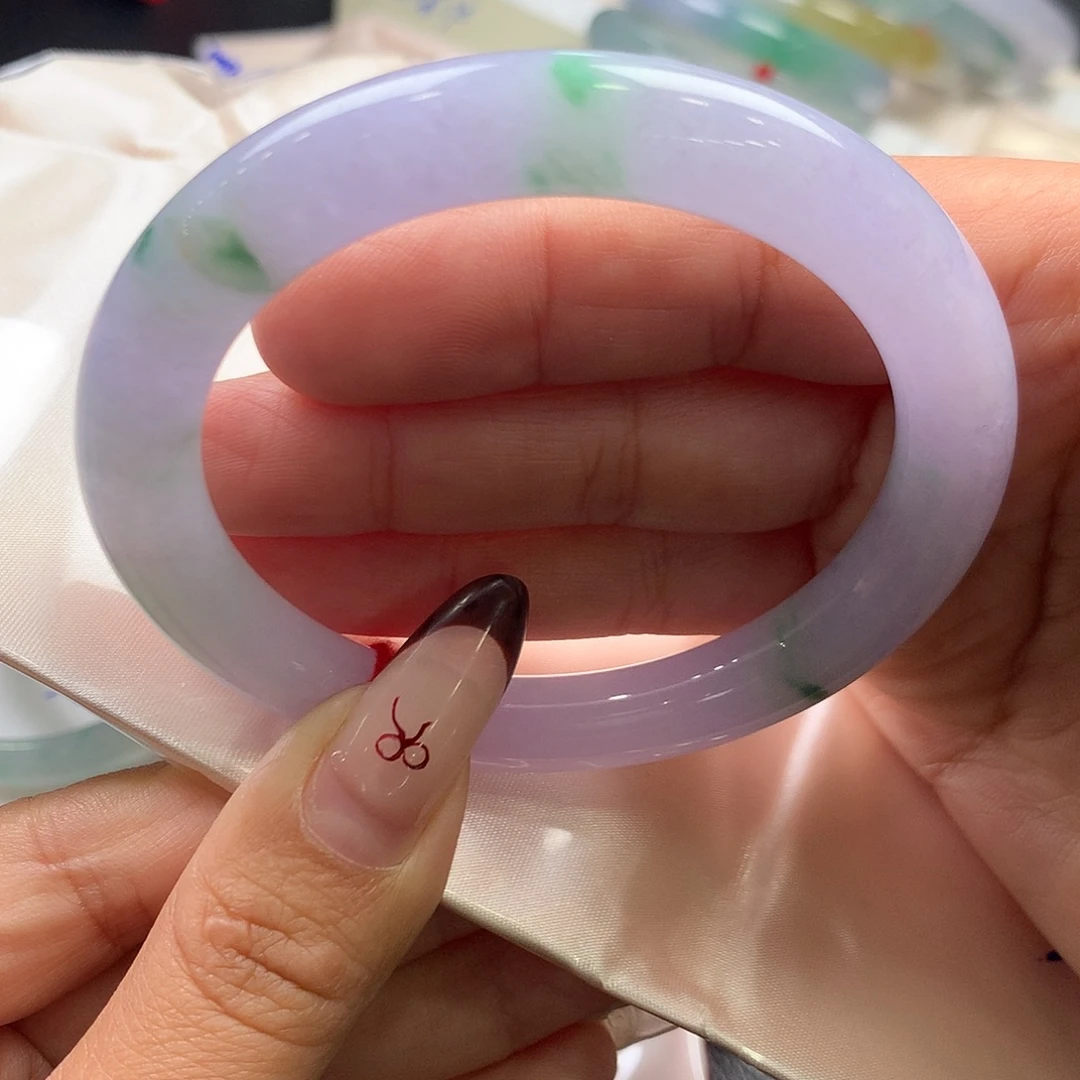 翡翠未镶嵌手镯（圆镯）62号