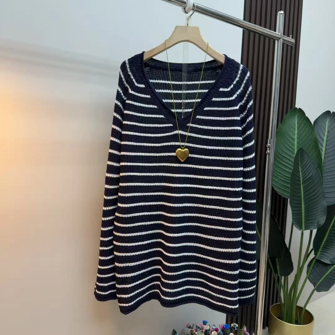 胖mm欧货时尚气质显瘦早秋韩版2113宽松条纹v领套头长袖针织上衣