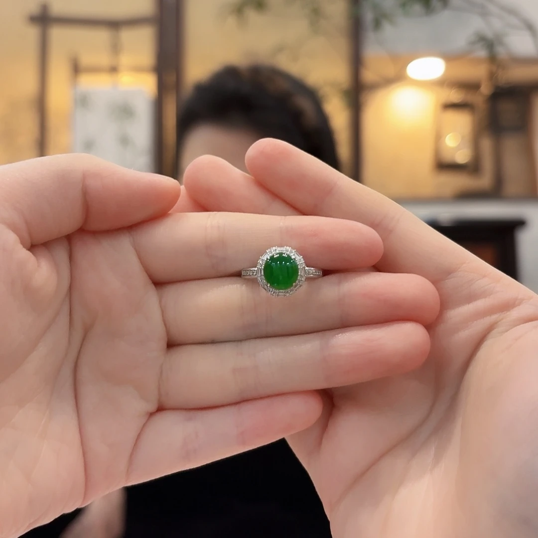 翡翠18K金镶嵌戒指