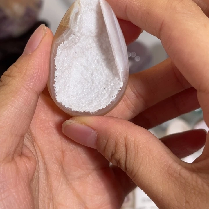 紫晶未镶嵌大型摆件（非配饰）