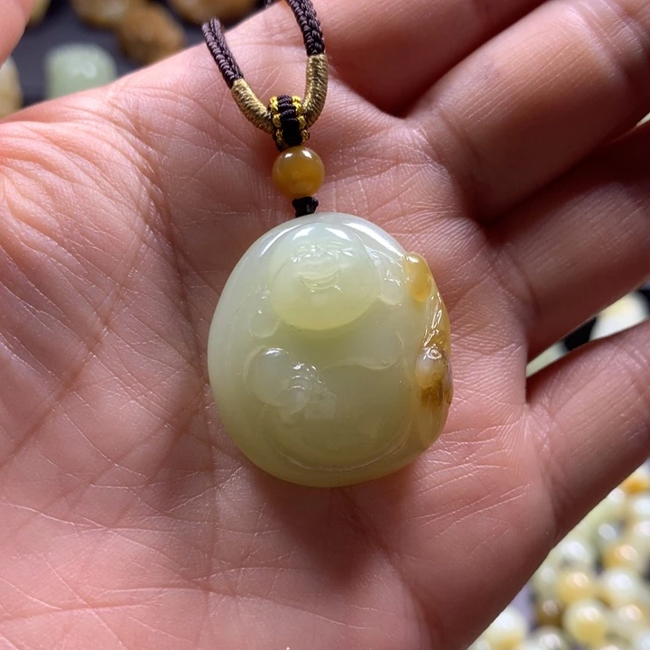 莹***和田玉（糖玉）未镶嵌颈饰