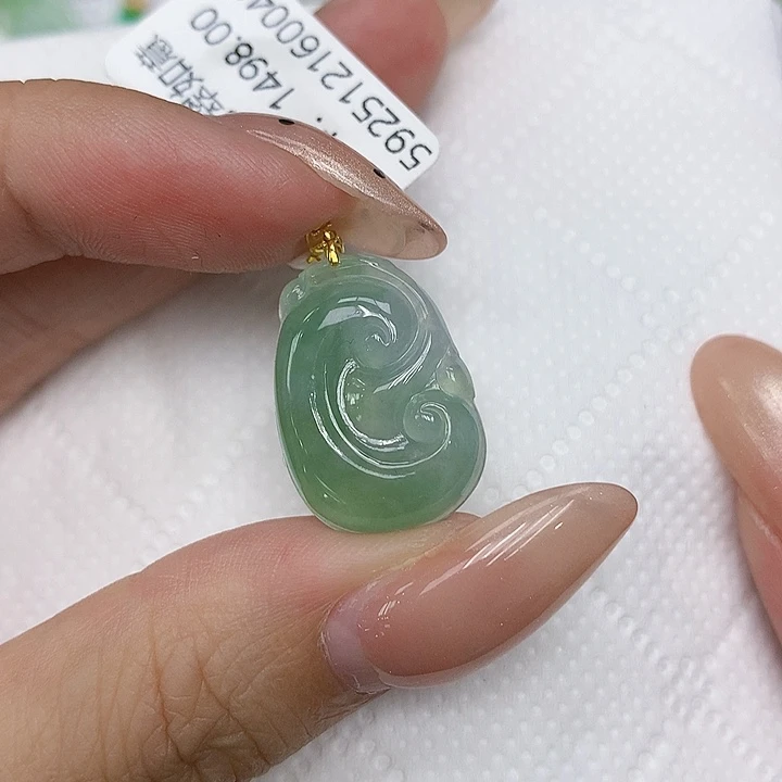 颈饰18K金镶嵌翡翠