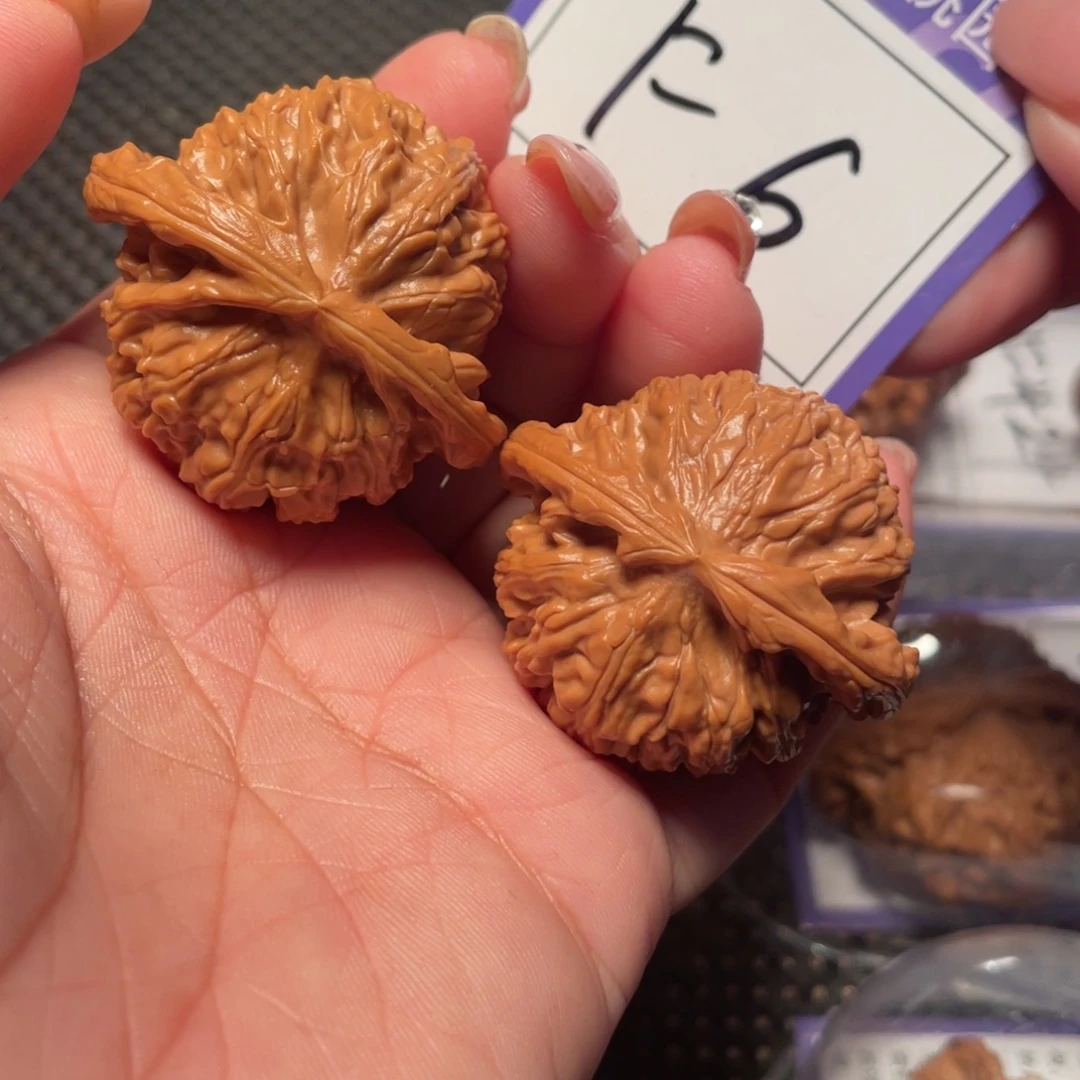 文玩核桃把件6号白狮子40