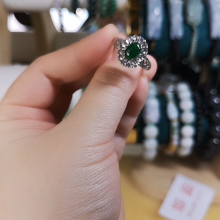 翡翠未镶嵌挂件戒指