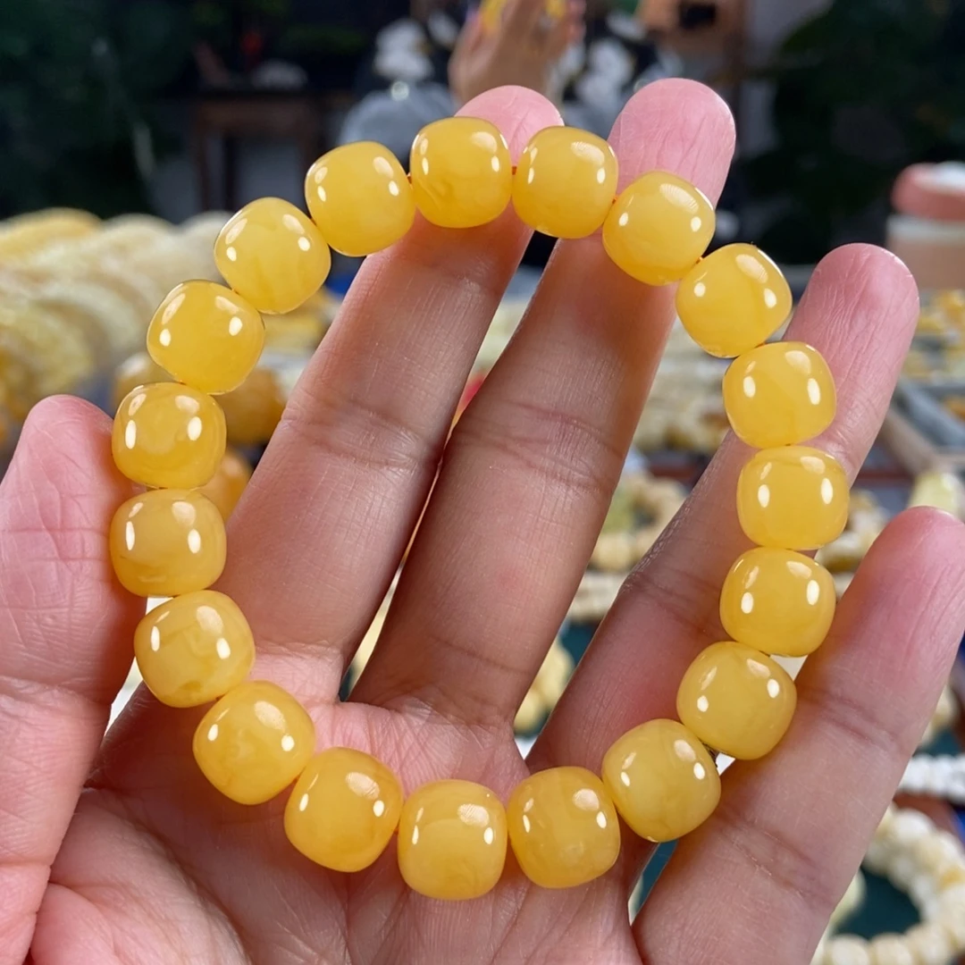 琥珀未镶嵌珠宝奇石11同料鸡油红老型15.97