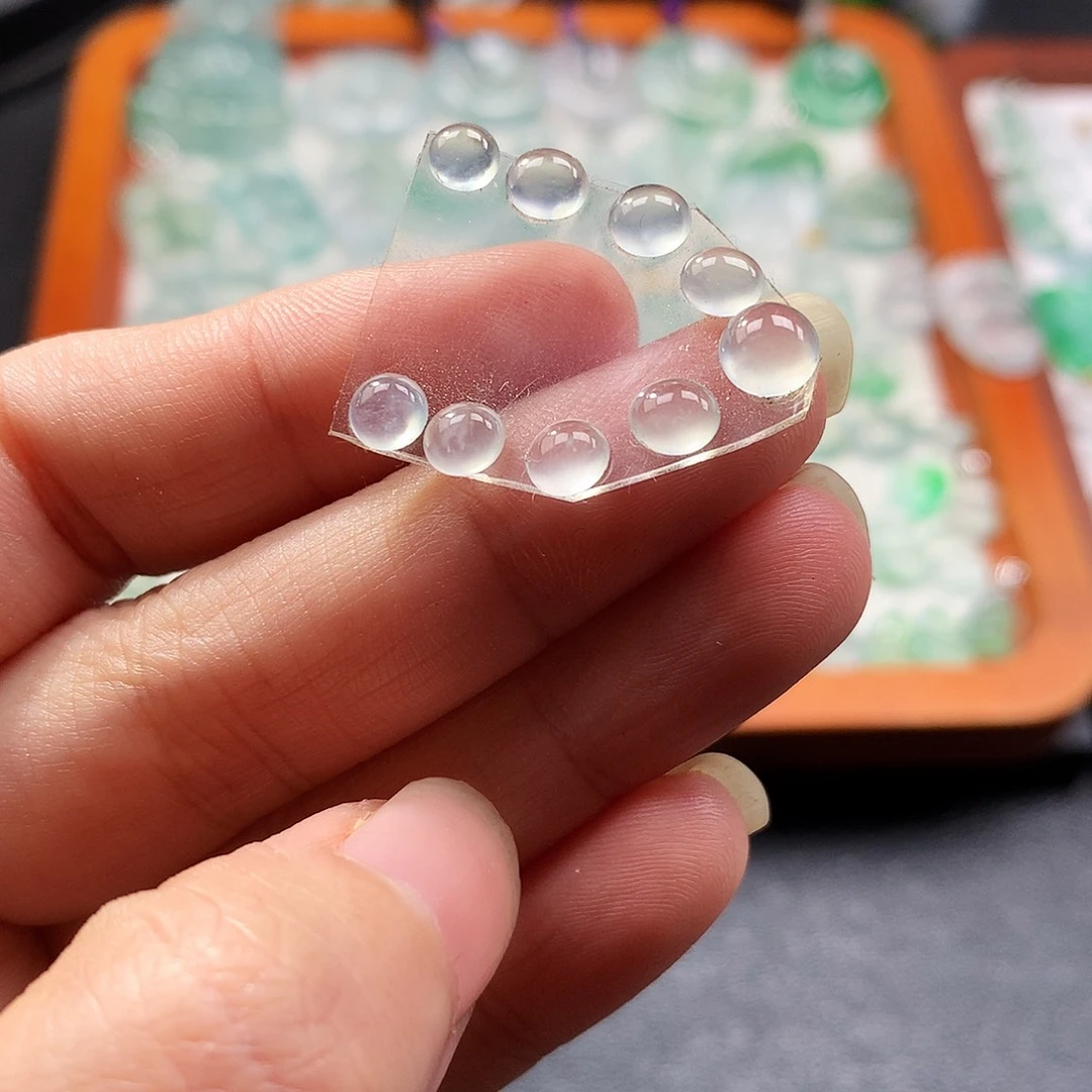 吊坠(不含链)未镶嵌翡翠蛋面一手