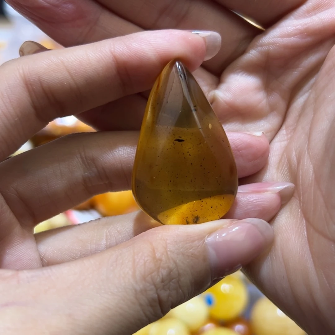 琥珀珠宝奇石未镶嵌