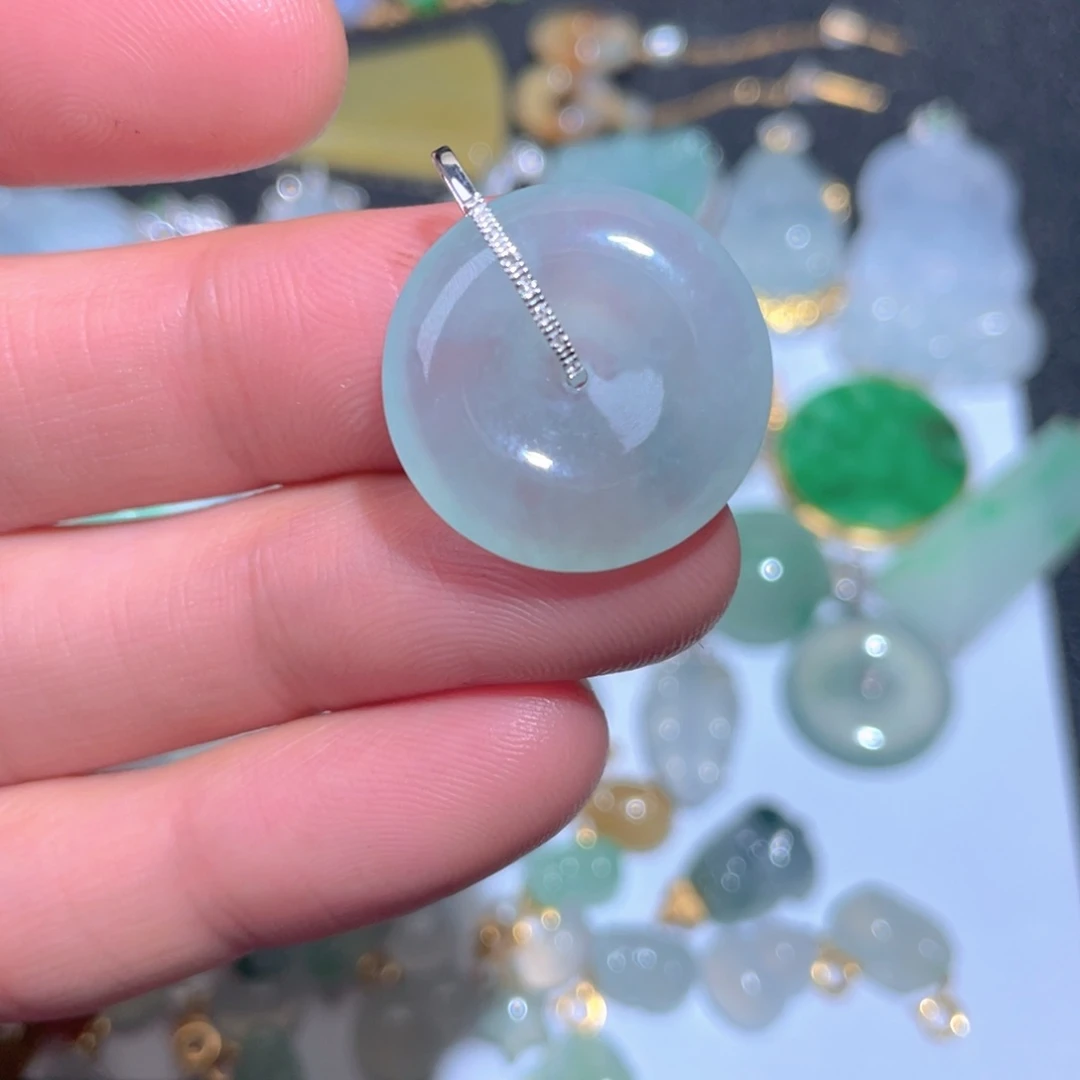 翡翠颈饰18K金镶嵌翡翠