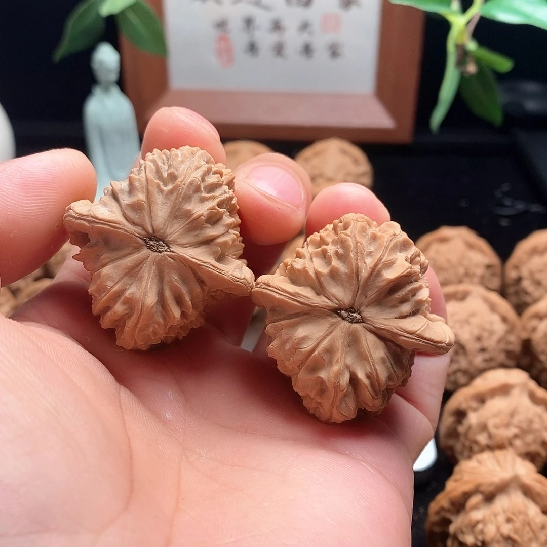 文玩核桃吊坠马老四38