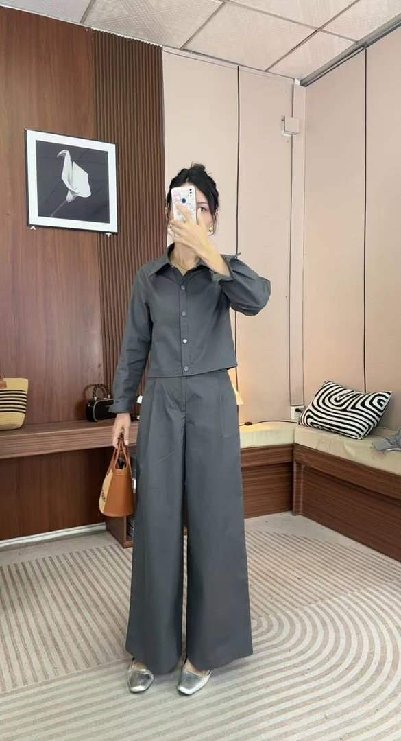 673套装有老钱调极简复古设计感长袖+高腰显瘦阔腿裤两件套时有领