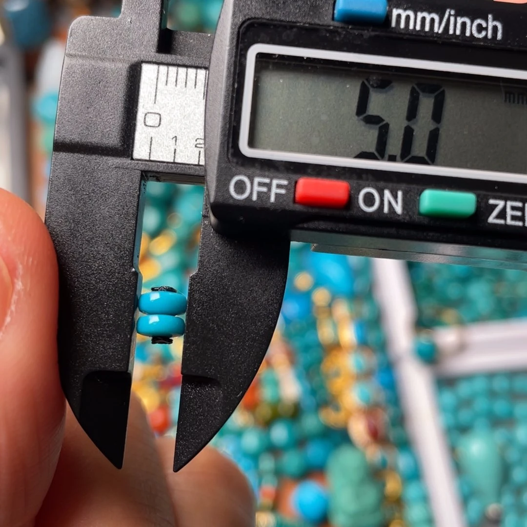 绿松石颈饰未镶嵌