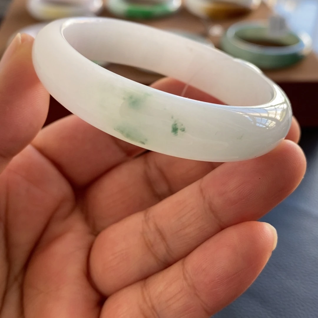 翡翠未镶嵌手镯（贵妃镯）天然翡翠手镯