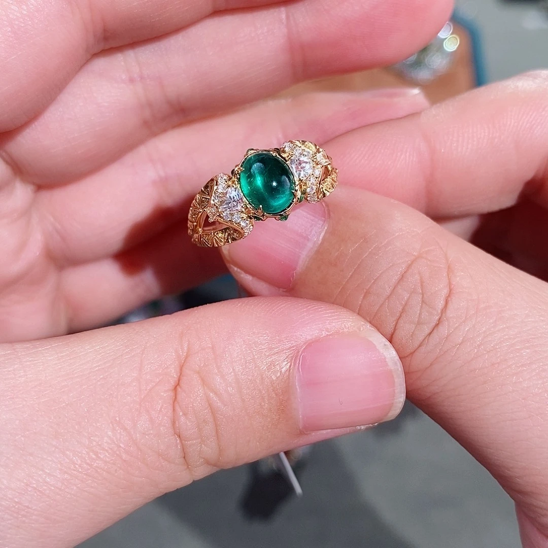 祖母绿18K金镶嵌戒指1.095ct