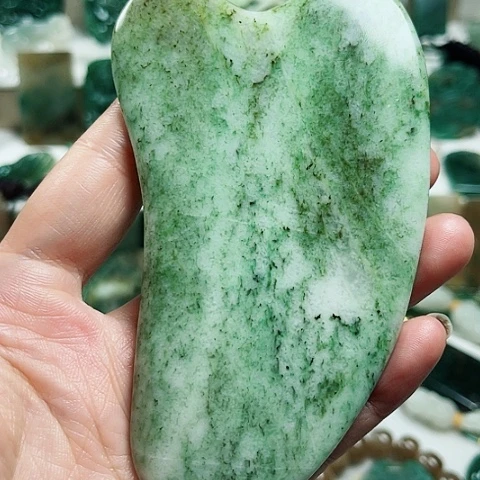 独山玉未镶嵌吊坠