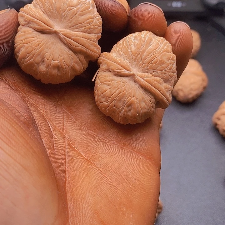 ****困吊坠文玩核桃全品42元宝