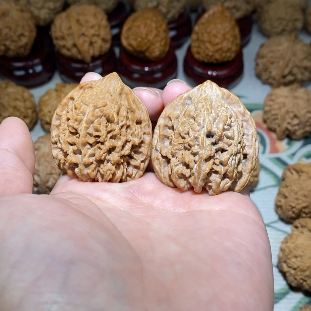 文玩核桃把件金*37尺满天星