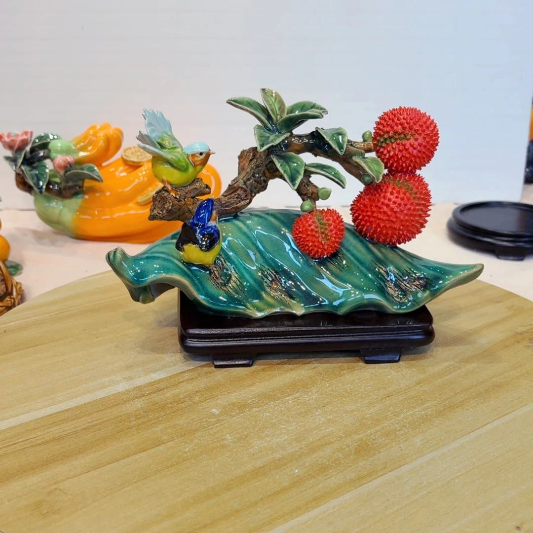 陶瓷小鸟荔枝摆件