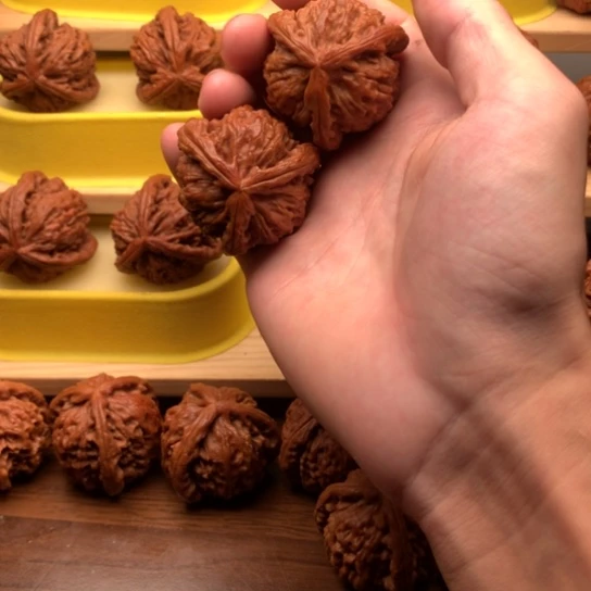 C***威吊坠文玩核桃核桃