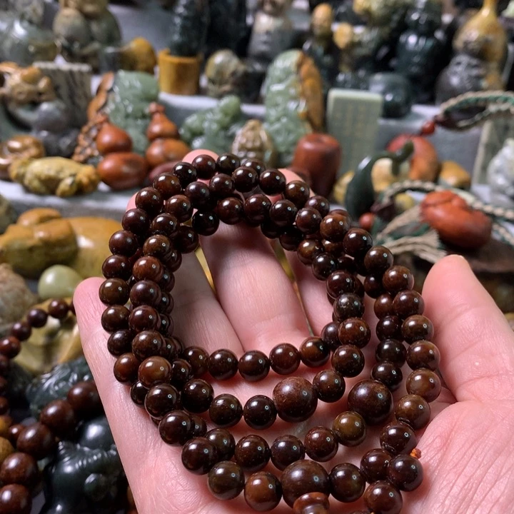 未镶嵌岫岩河磨玉（透闪石质玉）把件