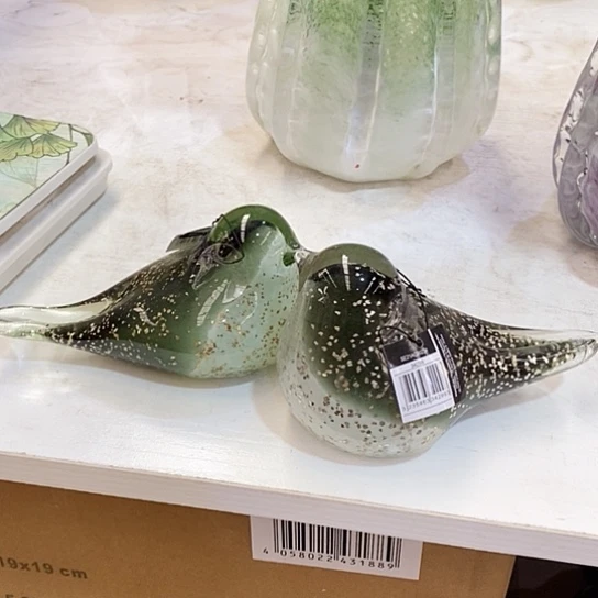 琉璃花瓶高9厘米宽13厘米