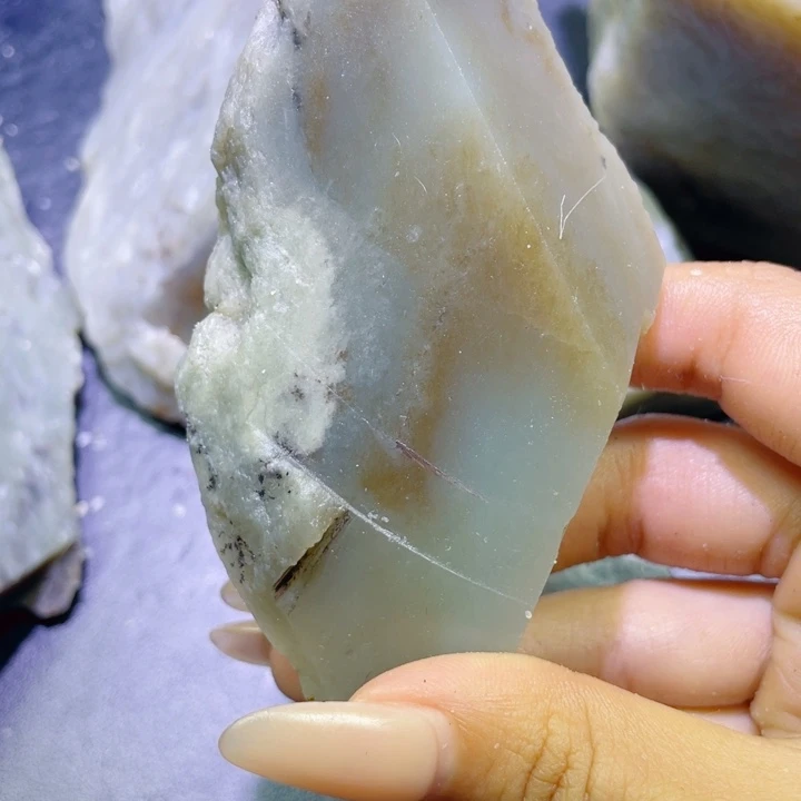 和田玉未镶嵌珠宝半成品