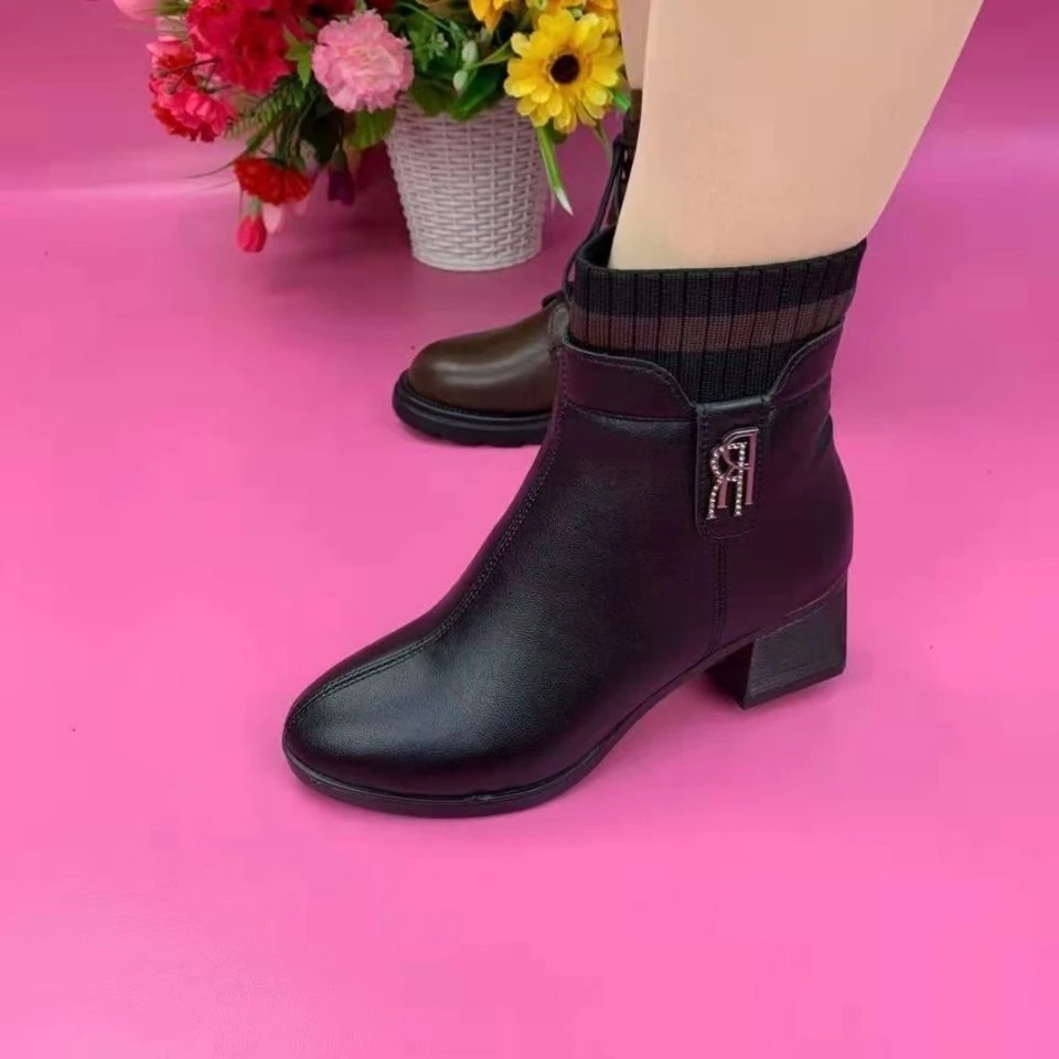 真皮时尚冬季加绒粗跟短靴女百搭新款棉鞋保暖马丁靴妈妈鞋短筒