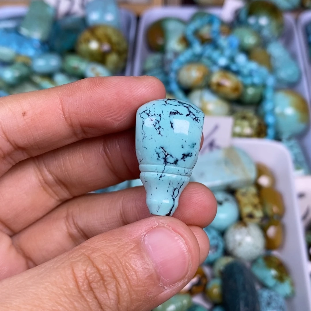 绿松石未镶嵌颈饰