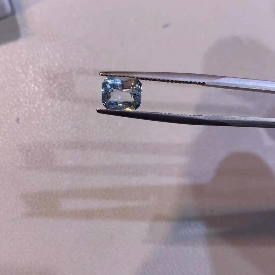 海蓝宝石裸石1.85克拉