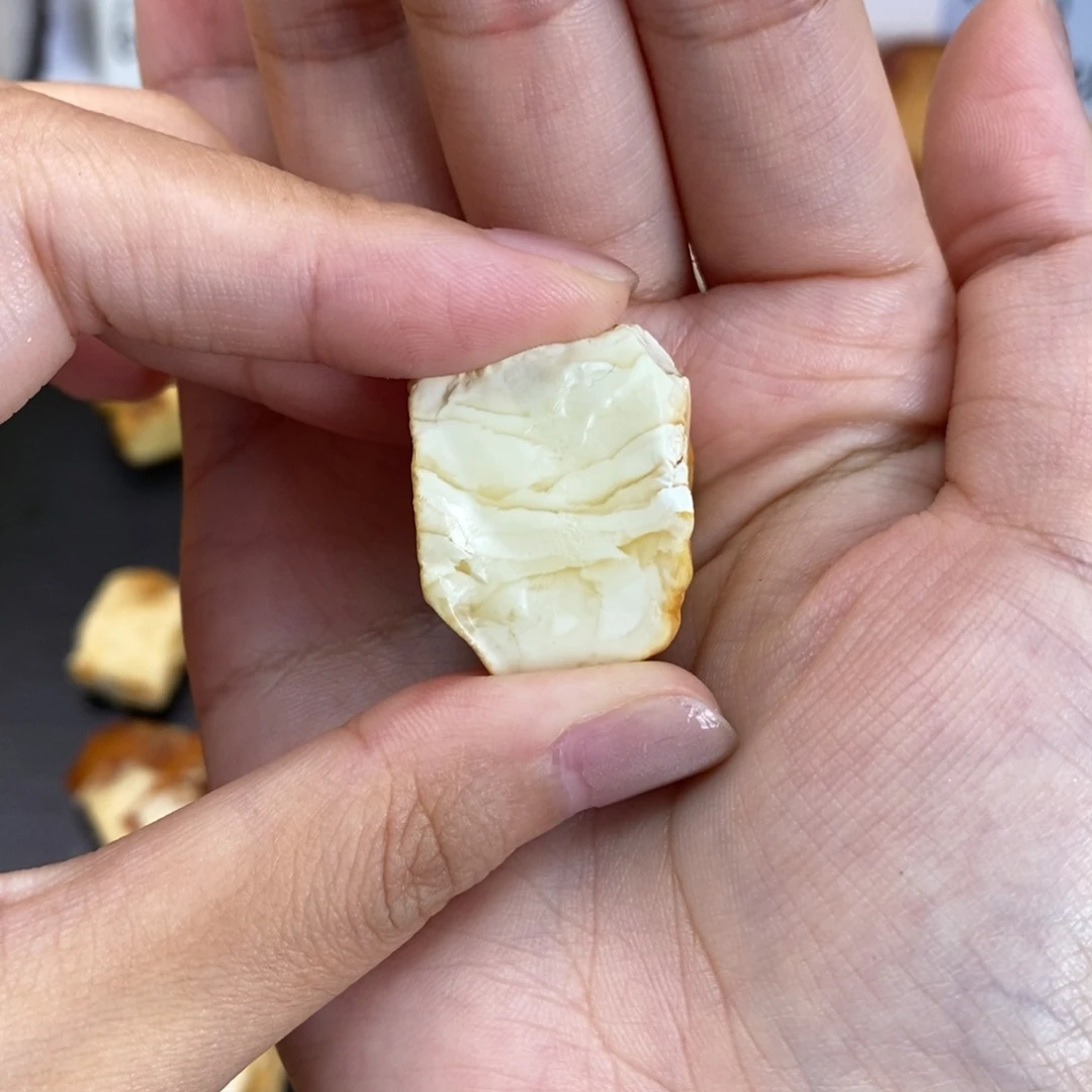 H***.定制琥珀未镶嵌蜜蜡