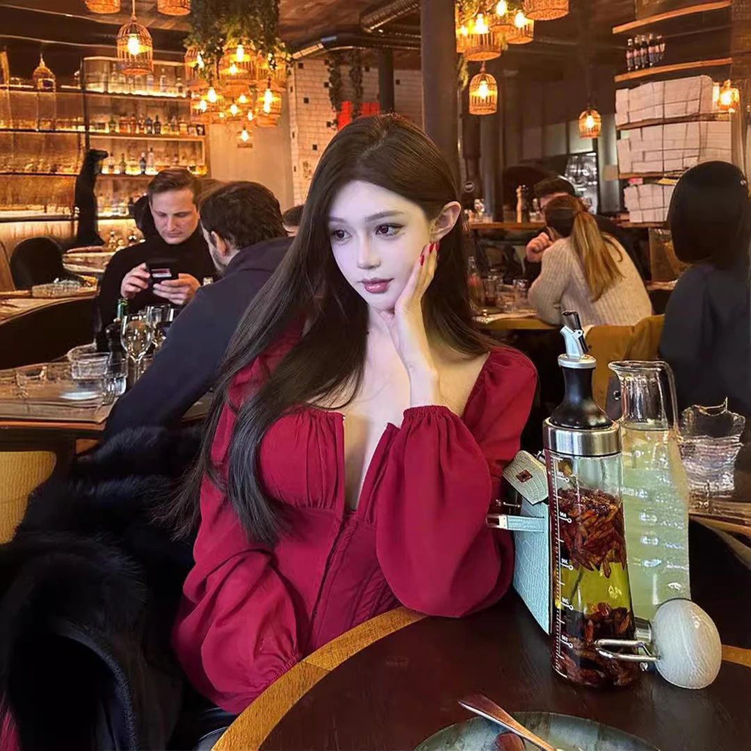 性感风红色方领长袖背心女2025秋韩系别致气质轻熟风纯欲显瘦上衣