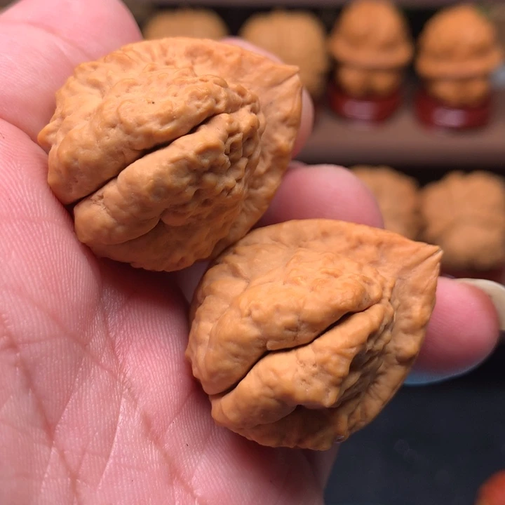 文玩核桃吊坠羊头蟾