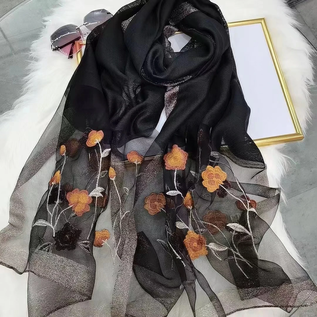 C230 金丝曼妙 黑色 桑蚕丝羊毛刺绣丝巾围巾披肩70*180