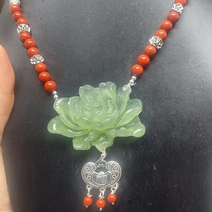 未镶嵌蛇纹石玉颈饰