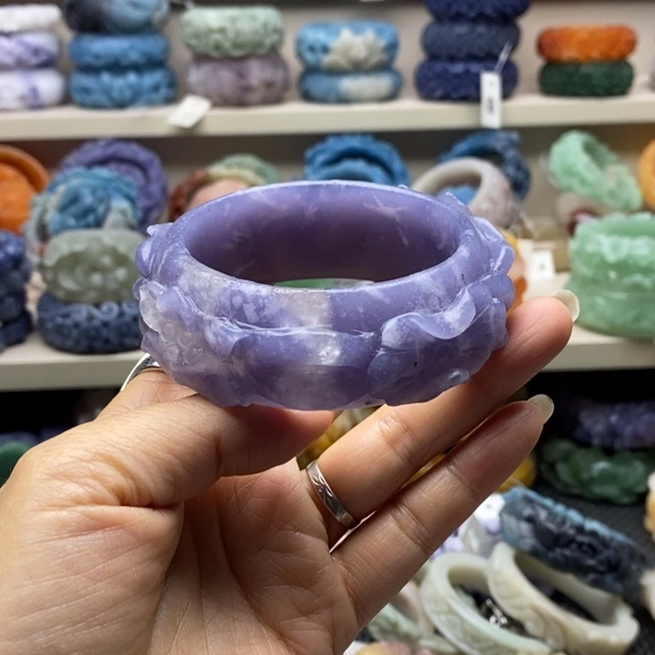 未镶嵌手镯石英岩玉