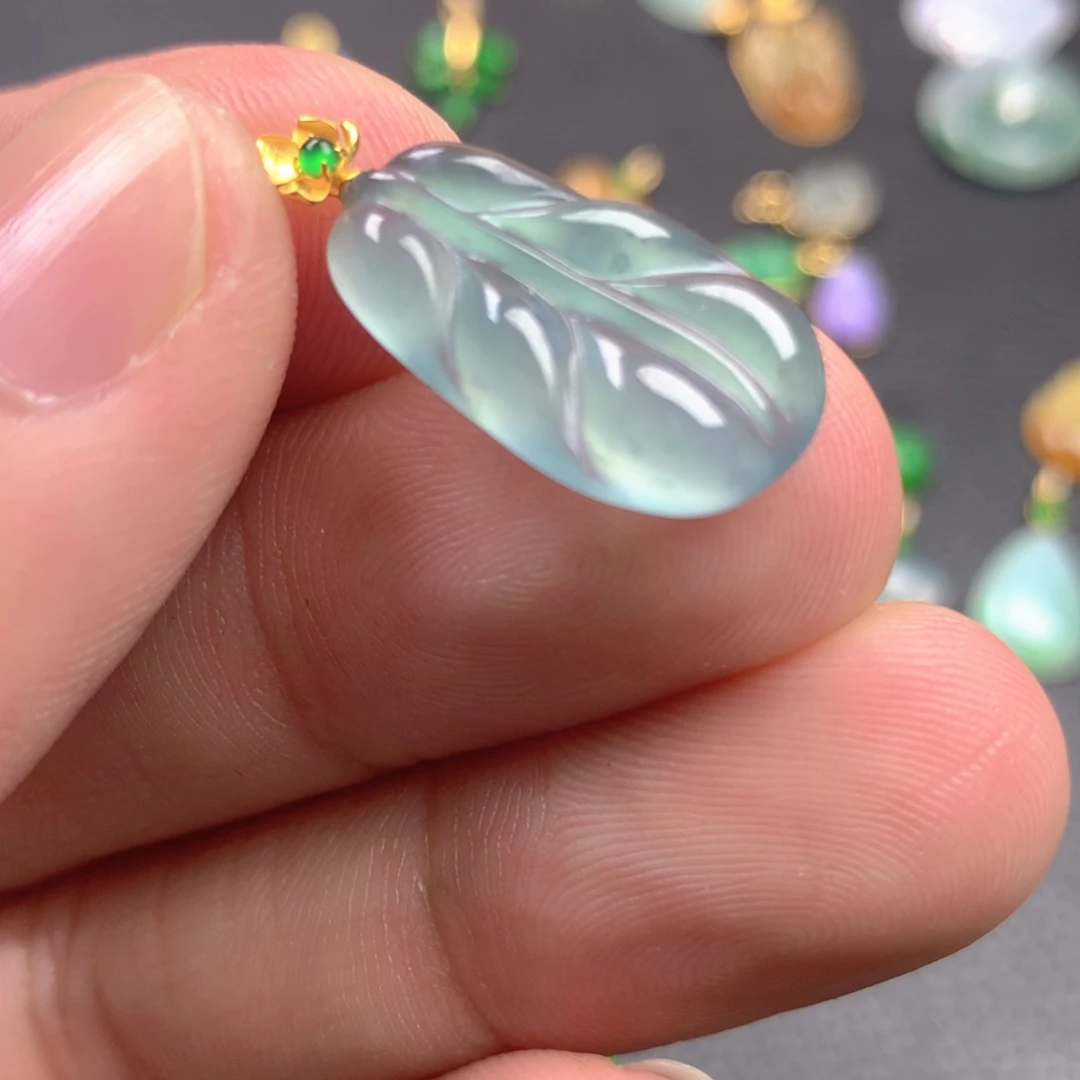 【闪购商品】颈饰18K金镶嵌翡翠翡翠