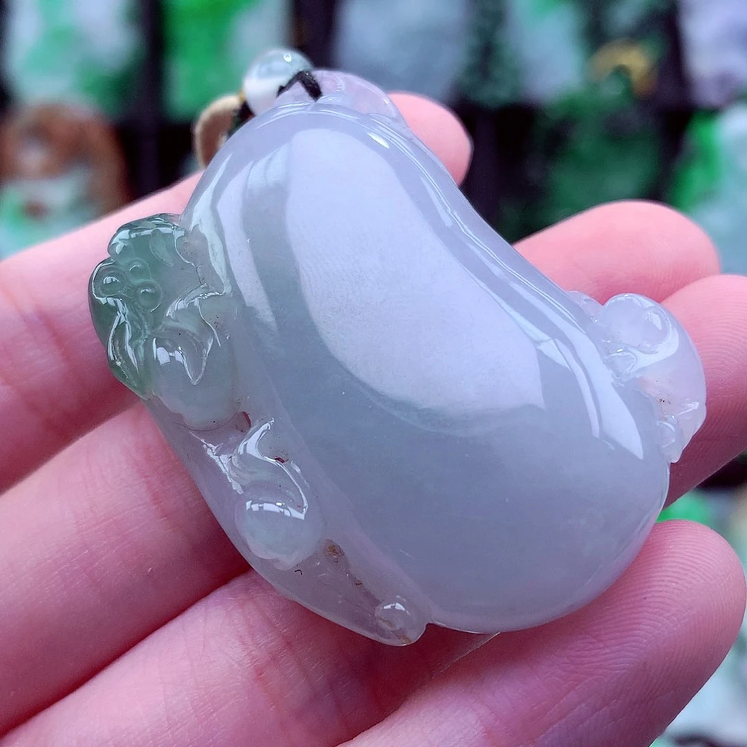 翡翠未镶嵌颈饰挂件