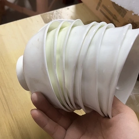 微瑕，不能明火，口径11厘米，高5，8个碗