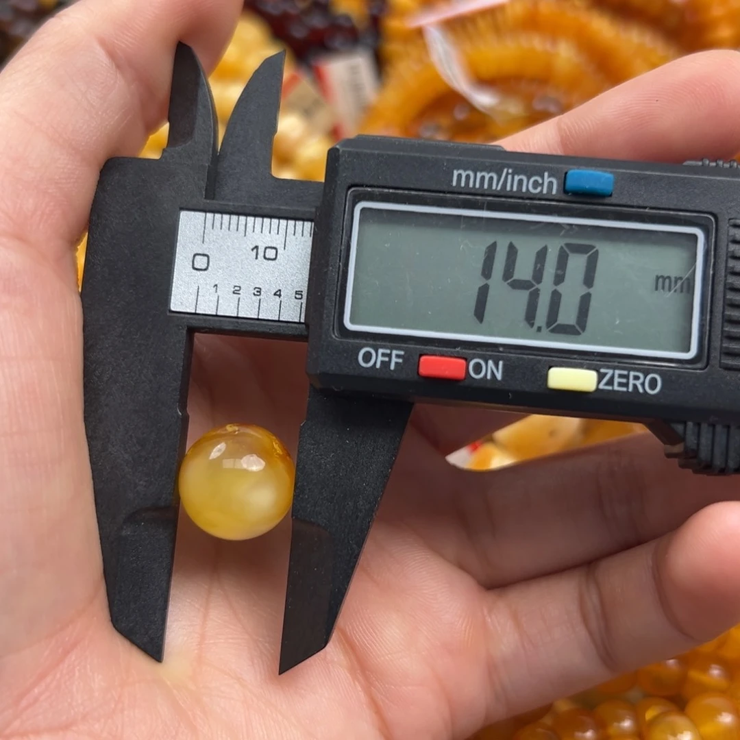 未镶嵌琥珀珠宝奇石