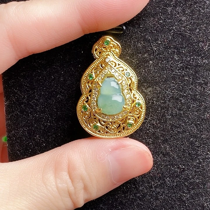 翡翠未镶嵌颈饰吊坠