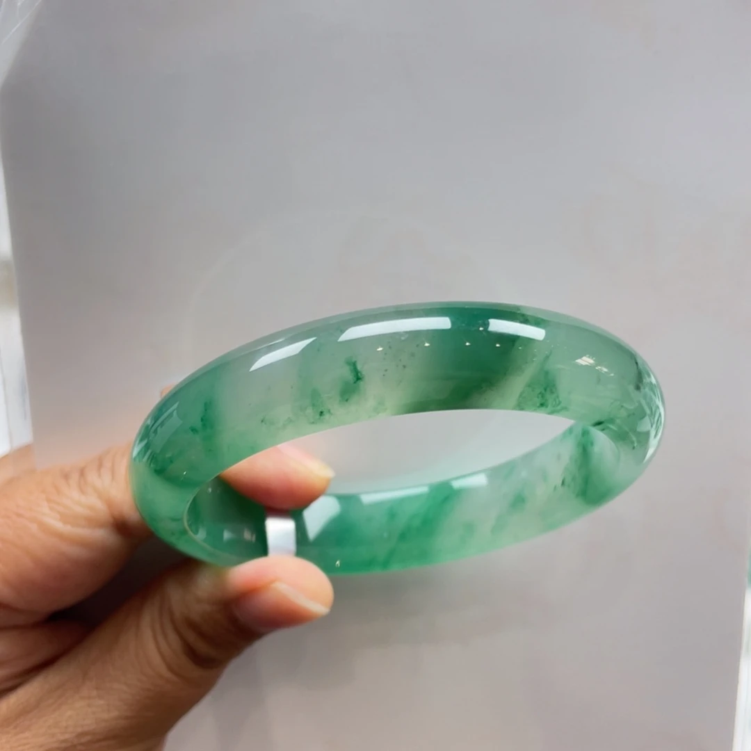 未镶嵌手镯石英质玉