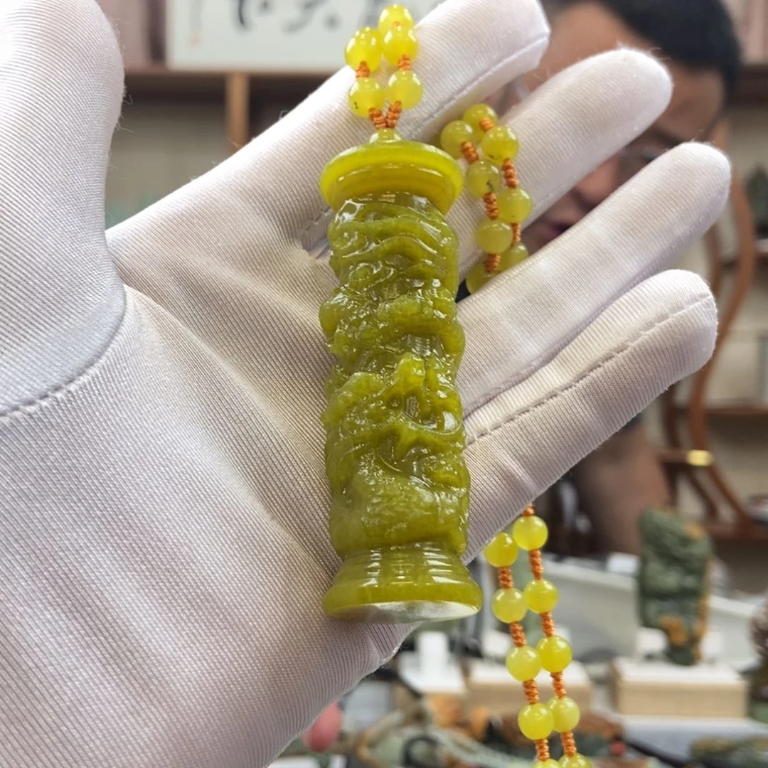 蛇纹石玉未镶嵌吊坠龙柱
