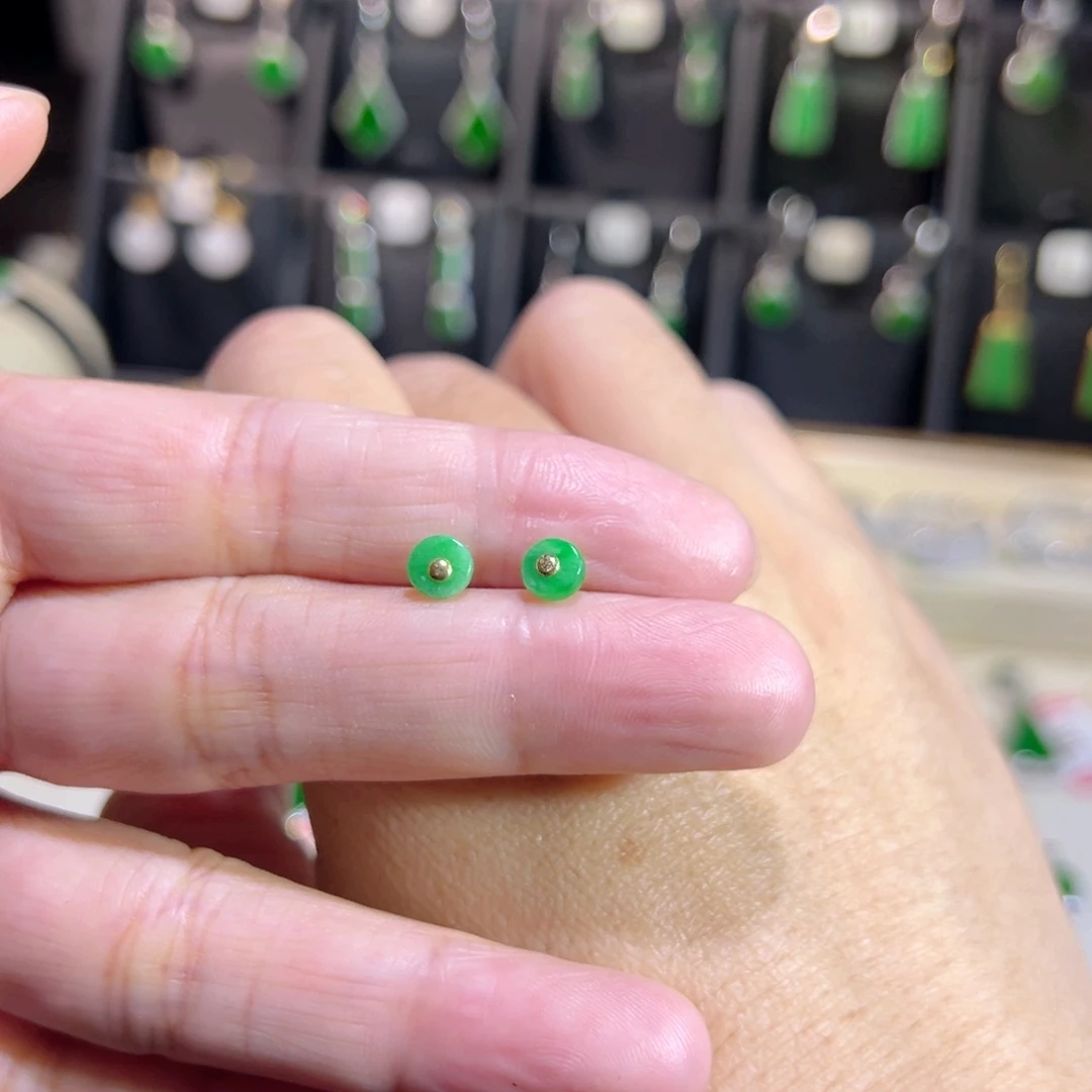 翡翠18K金镶嵌颈饰耳钉