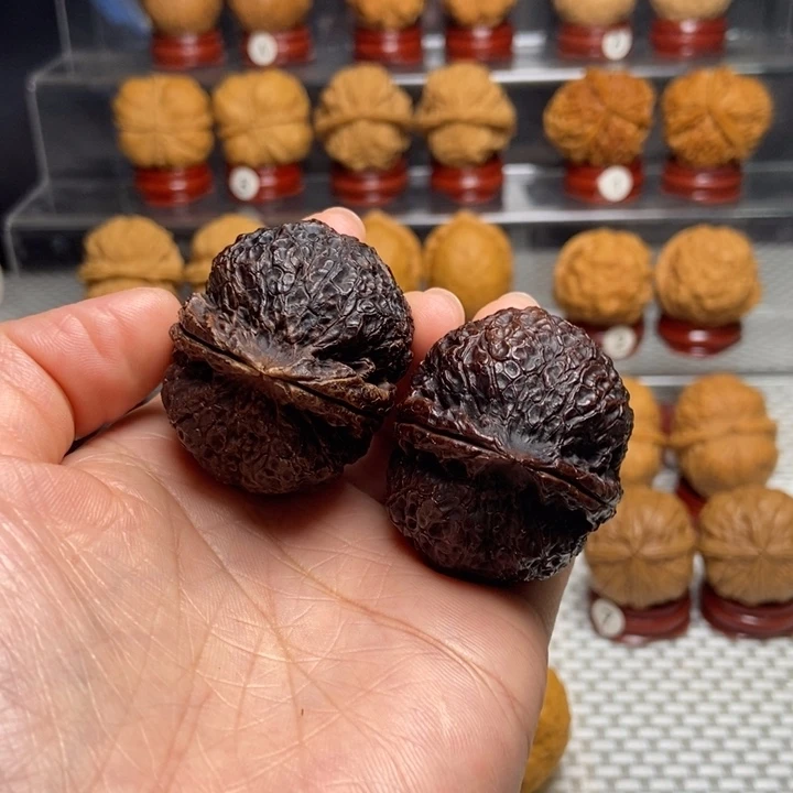 文玩核桃把件48粗筋蚂蚁塔地闷