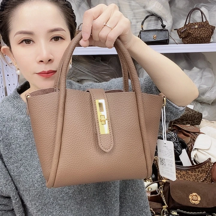 蚕丝小牛剖层皮革PU0011