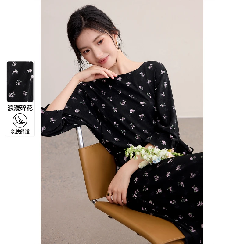 尚都比拉圆领系带不规则下摆九分褶皱袖碎花印花茶歇连衣裙O3119