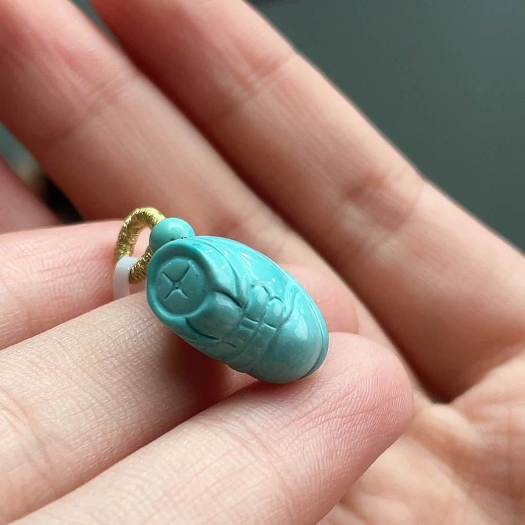 绿松石未镶嵌颈饰