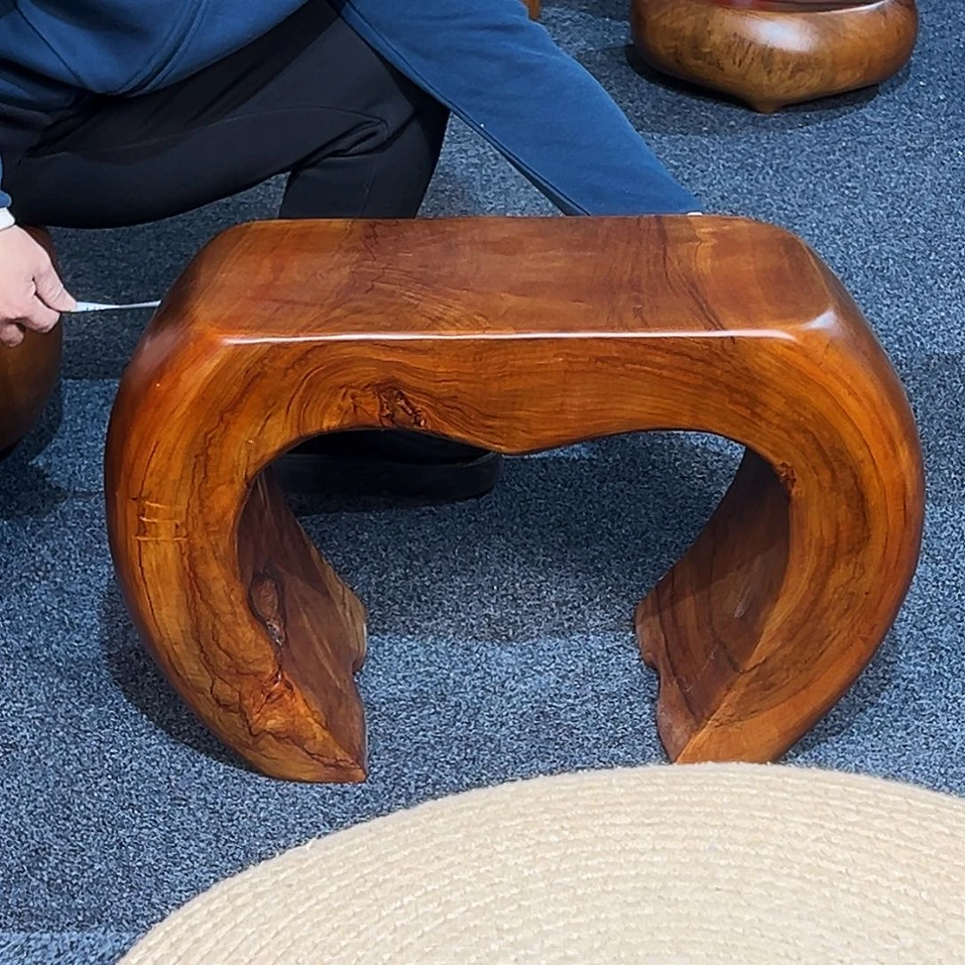 26 号香樟木尺寸：56-25-36cm