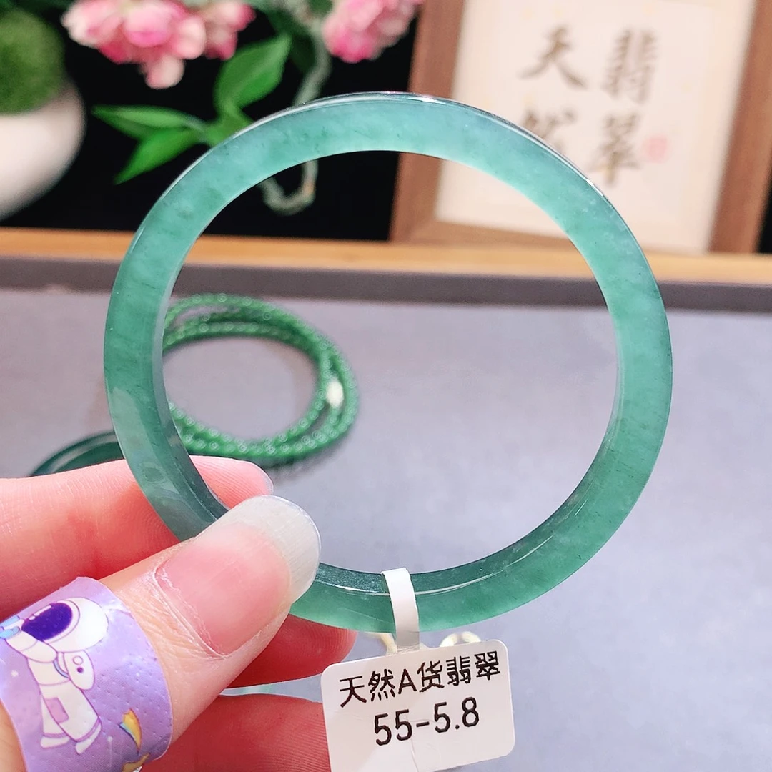 未镶嵌手镯（圆镯）翡翠