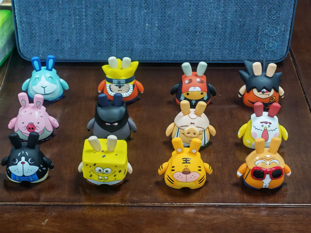 准新品  面具熊玩具公仔卡通汽车创意车品